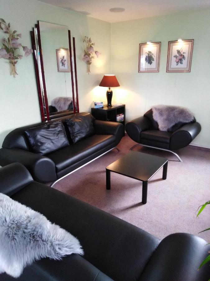 Landhaus Edelweiss Bed&Breakfast - Adults Only Нойщад-ам-Ренщайг Екстериор снимка