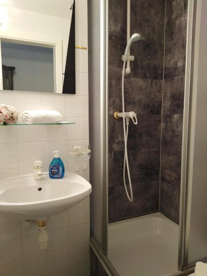 Landhaus Edelweiss Bed&Breakfast - Adults Only Нойщад-ам-Ренщайг Екстериор снимка