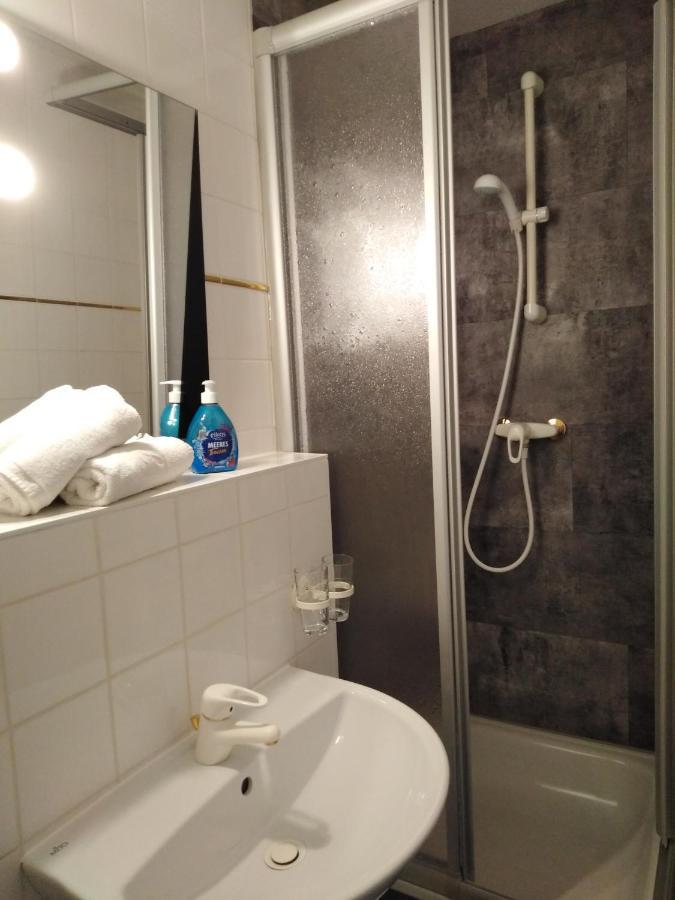 Landhaus Edelweiss Bed&Breakfast - Adults Only Нойщад-ам-Ренщайг Екстериор снимка