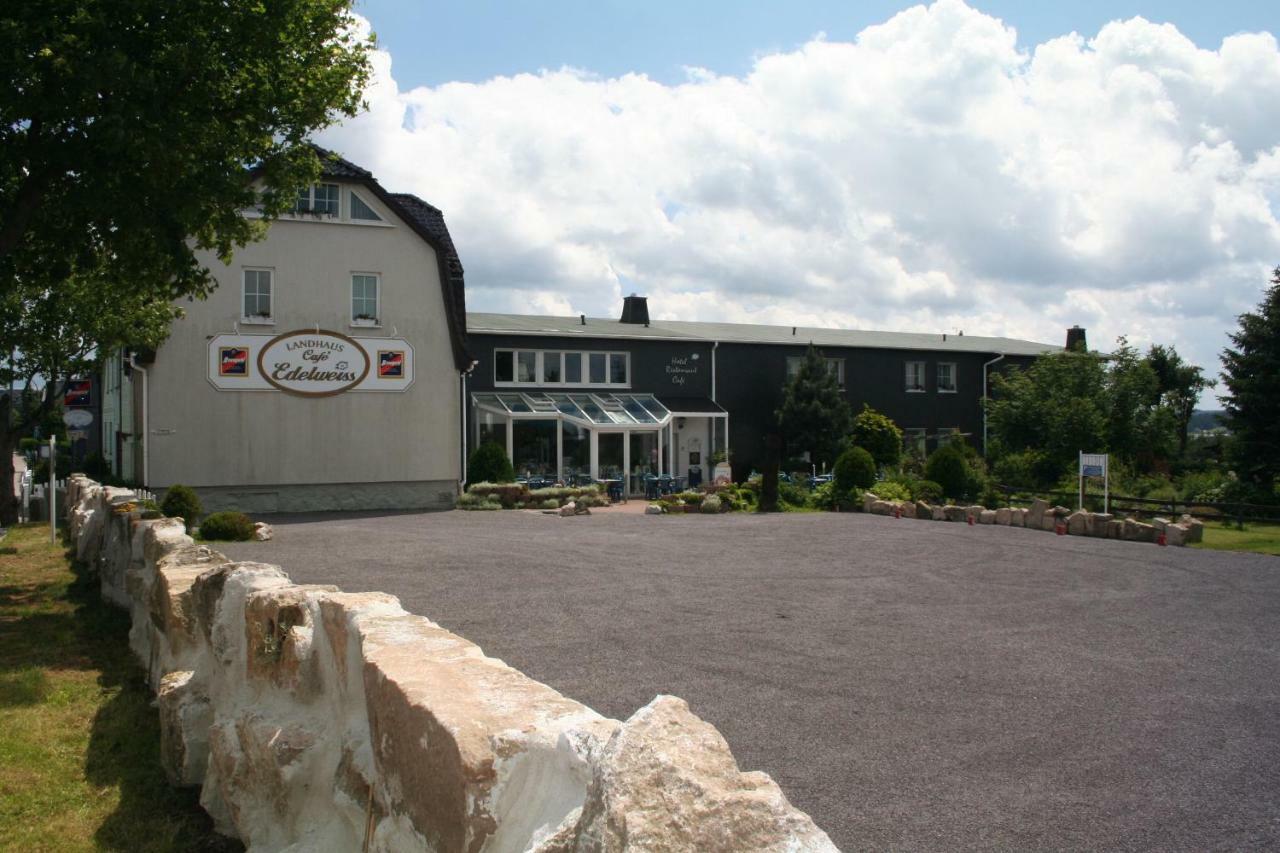 Landhaus Edelweiss Bed&Breakfast - Adults Only Нойщад-ам-Ренщайг Екстериор снимка