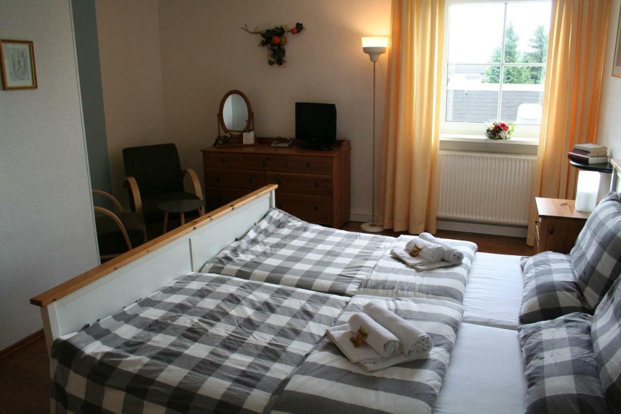 Landhaus Edelweiss Bed&Breakfast - Adults Only Нойщад-ам-Ренщайг Екстериор снимка